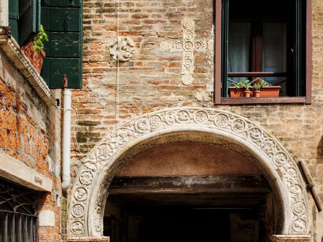 Corte del Milion with Byzantine artwork